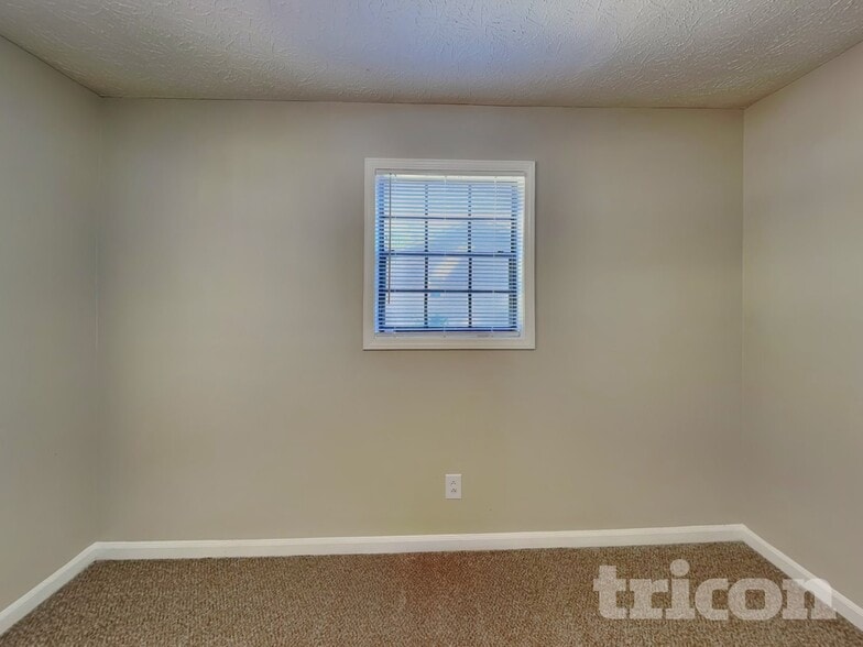 Building Photo - 65 Highland Cir