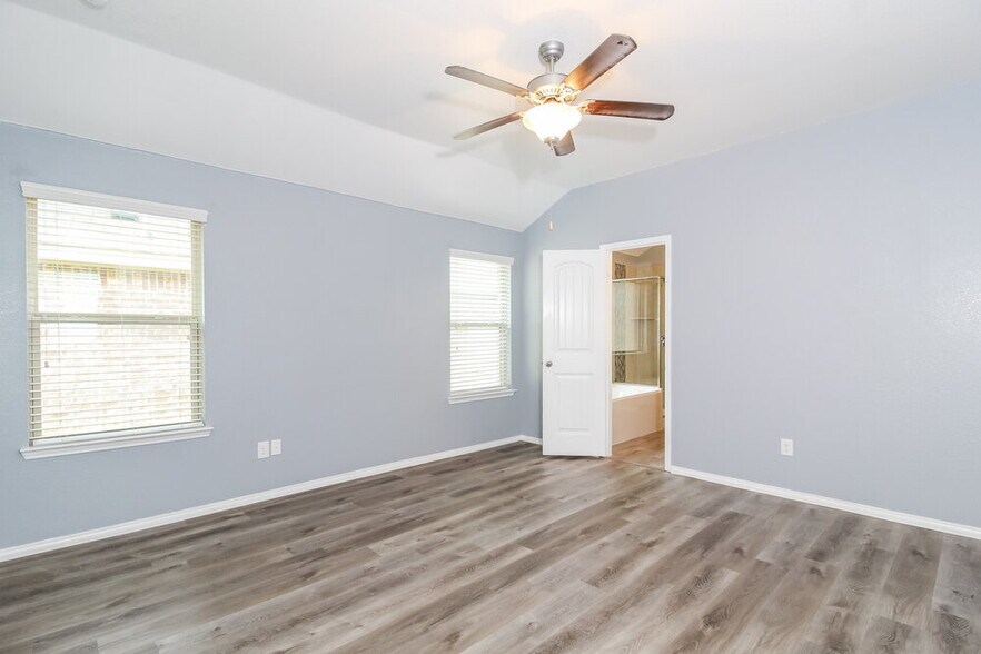Building Photo - 6825 Waterhill Ln