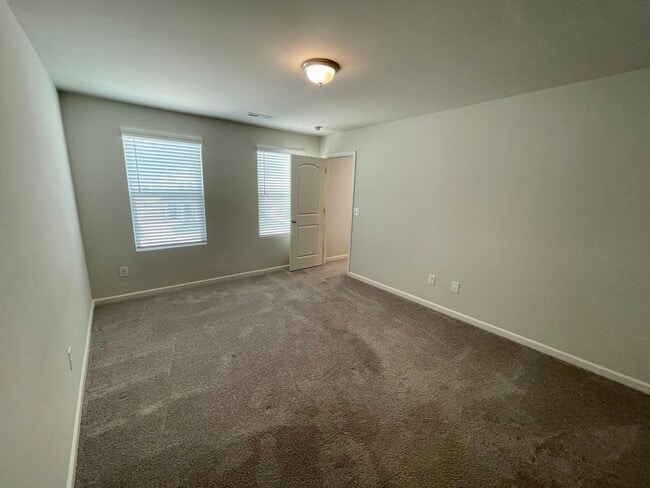 Building Photo - 3818 Miller Dr