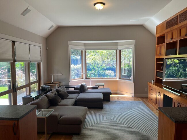 Building Photo - Luxury Furnished Monte Sereno Estate | Short-Term Executive Lease | Resort-Style Living