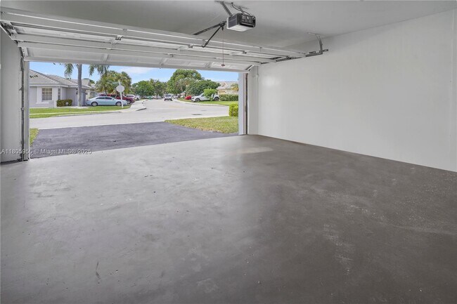 Building Photo - 9354 Arborwood Cir