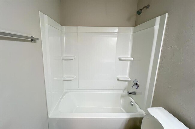 Building Photo - 4301 Driftwood Dr