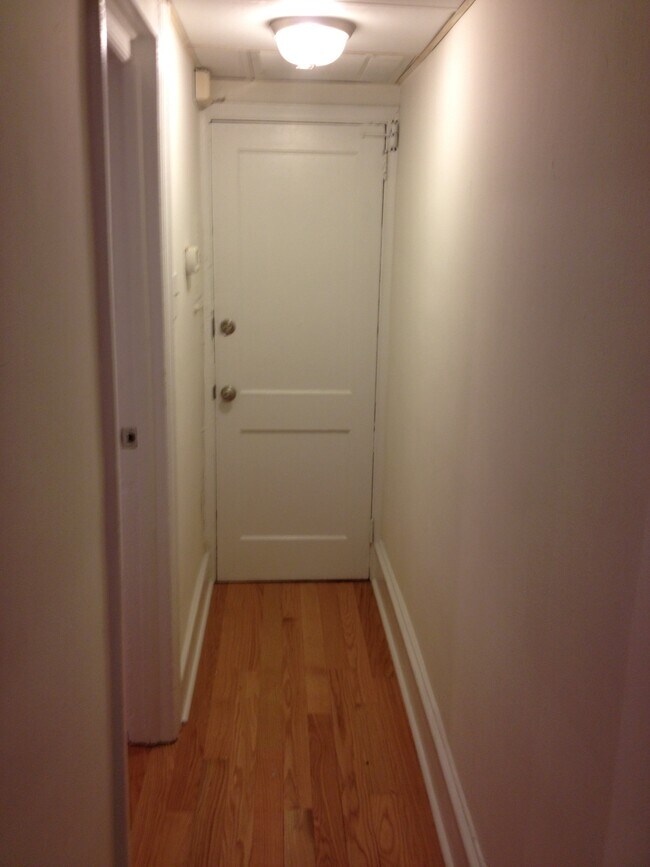 Building Photo - 1020 Pine St