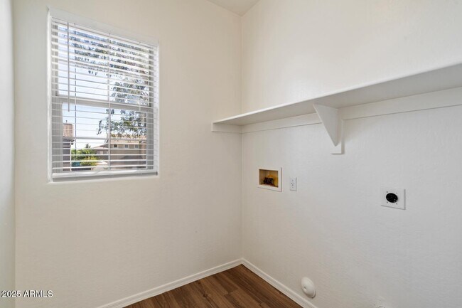 Building Photo - 13130 W Gelding Cir