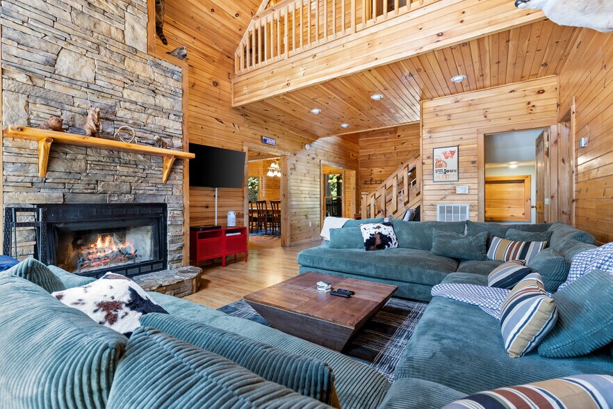 Building Photo - 1650 Loving Rd