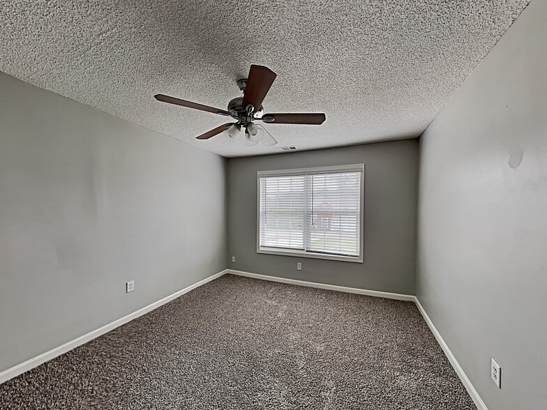 Building Photo - 109 Parkview Ln