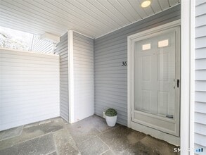 Building Photo - 36 Wilton Crst