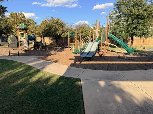 Building Photo - 329 Los Cobos Ln