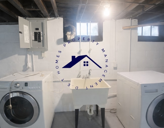 Building Photo - 8547 Meyers Rd