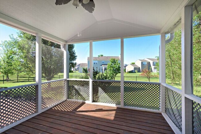 Building Photo - Stunning 6 Bed 3.5 Bath Carmel Home With Finished Basement an Fenced Yard!