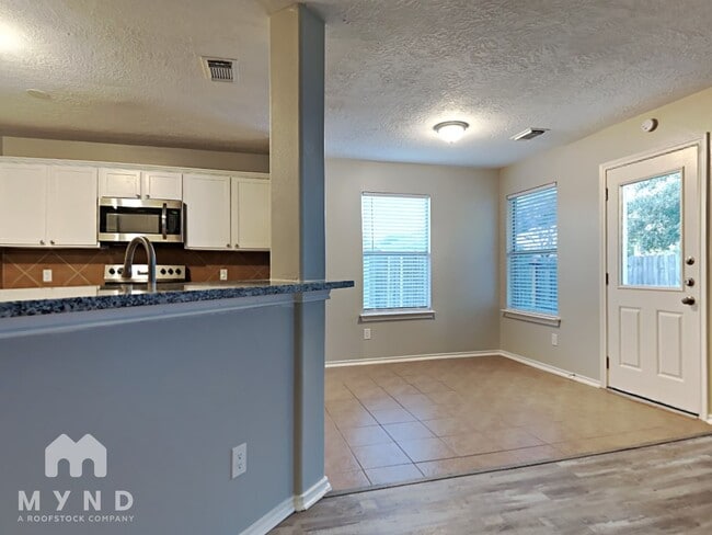 Building Photo - 10507 Scenic Cove Ct