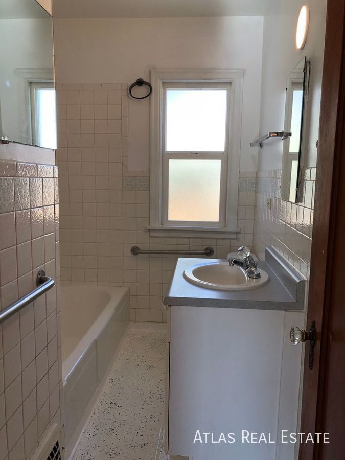 Building Photo - 1990 S Huron St