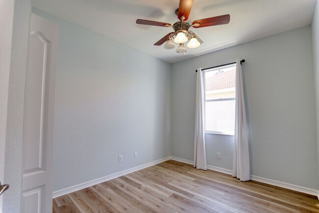 Building Photo - Annual Pool Home in The Stoneybrook Community of Venice!