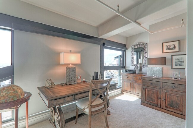 Building Photo - Fully Furnished Penthouse in Citywalk Downtown.  Short term okay