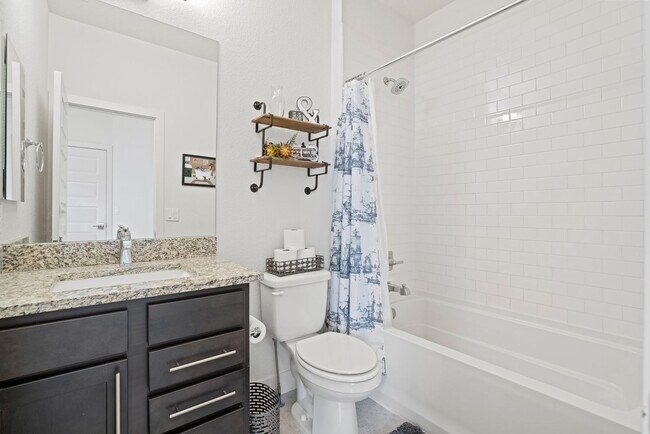 Building Photo - 3 bd/2.5 ba Townhome in Green Mountain Pla...