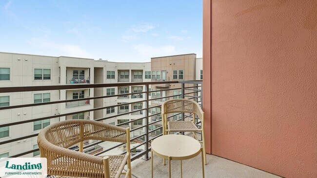 Building Photo - 650 S Main St