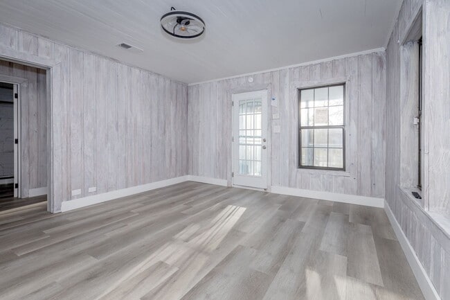 Building Photo - Fully remodeled home for rent!