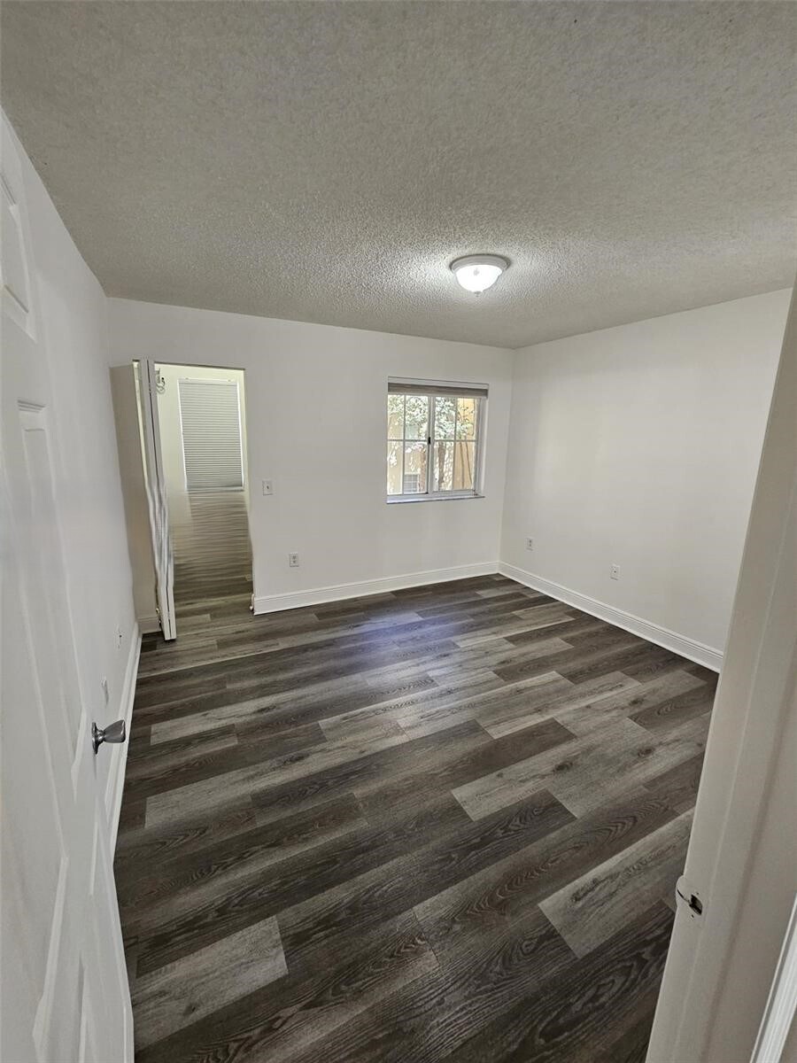 Building Photo - 2451 Centergate Dr