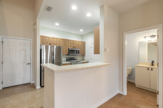 Building Photo - Charming 2-Bedroom, 2.5-Bathroom Townhome ...