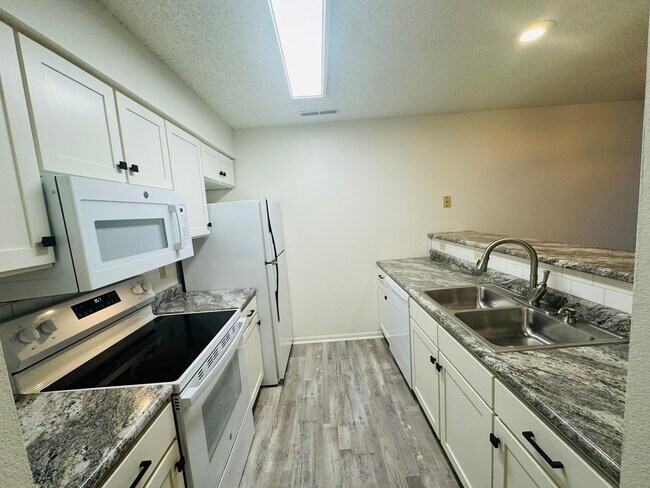 Building Photo - 365 Beaver Kreek Center