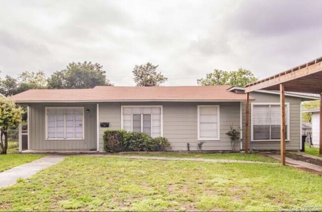 Building Photo - Perfect 3 BD 2 BA home near Alamo Heights ...