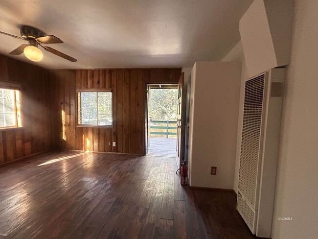 Building Photo - Cute Single Story Cabin in the Woods for Rent