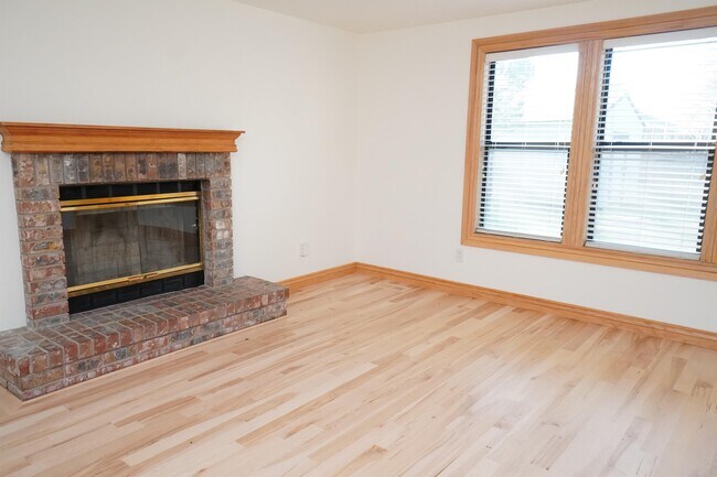 Building Photo - 11965 W Gunsmoke Dr