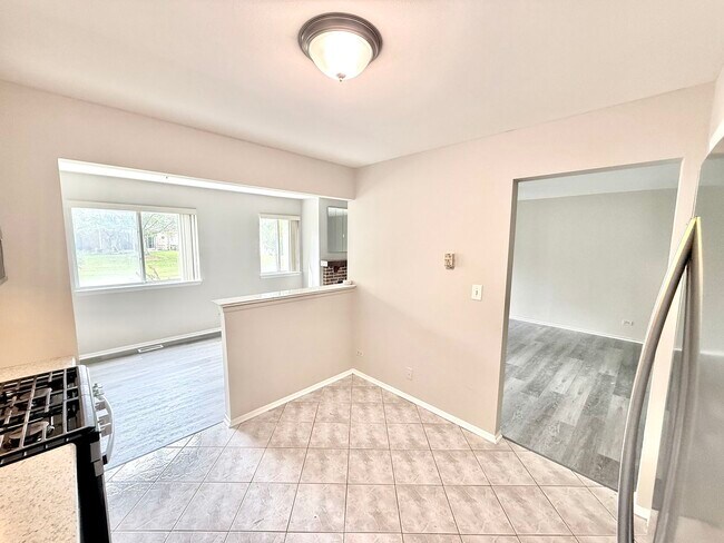 Building Photo - 601 Hanover Ct