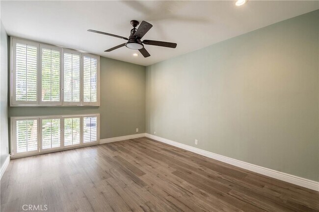 Building Photo - 1305 N Columbus Ave