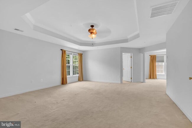 Building Photo - 4415 Medallion Dr