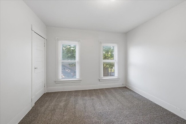 Building Photo - 53-53 N 5th Ave