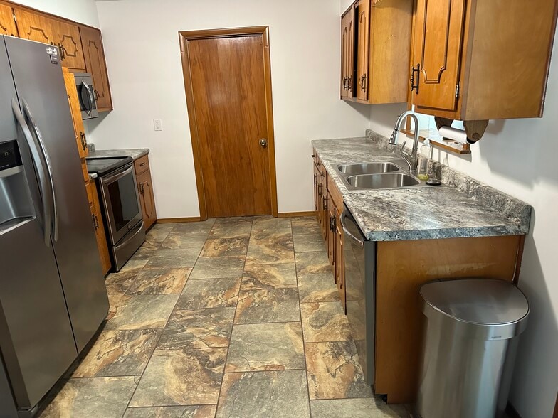 Building Photo - 2639 Debbie Dr