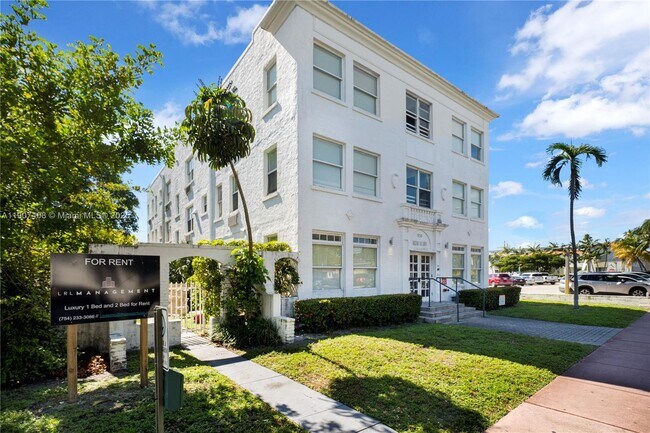 Building Photo - 924 Marseille Dr