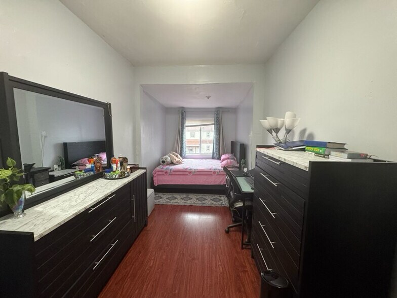 Building Photo - 82-84-84 Jasper St