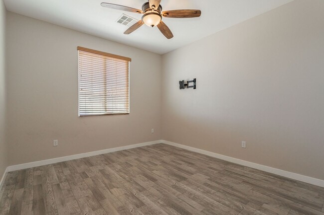 Building Photo - 8611 Splendid Leaf Ct