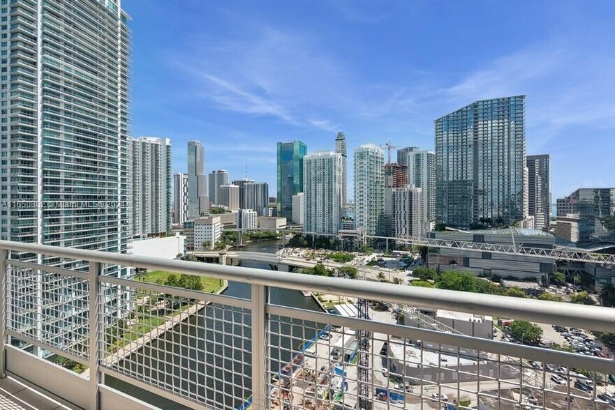 Primary Photo - 690 SW 1st Ct