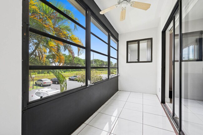 Building Photo - 15450 Pembridge Dr