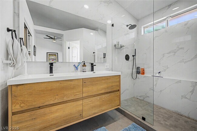 Building Photo - 679 Scenic Tierra Ln