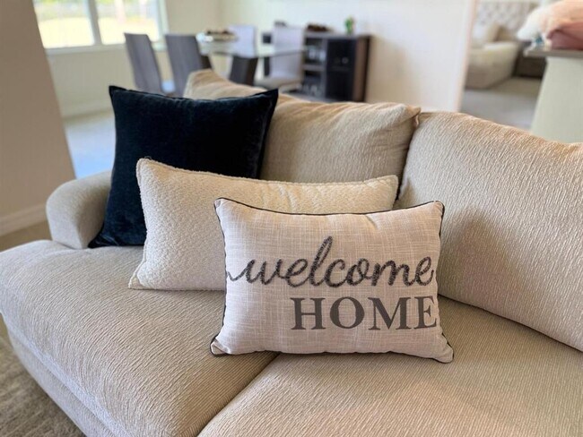 Building Photo - 17132 Edgemont Ln