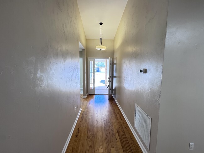 Building Photo - 1125 Mosswood Chase