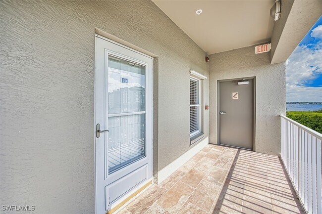 Building Photo - 14817 Laguna Dr