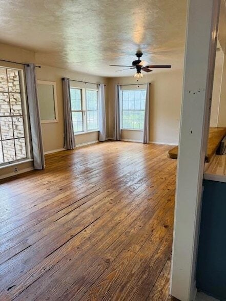 Building Photo - 2705 Sherwood Ln