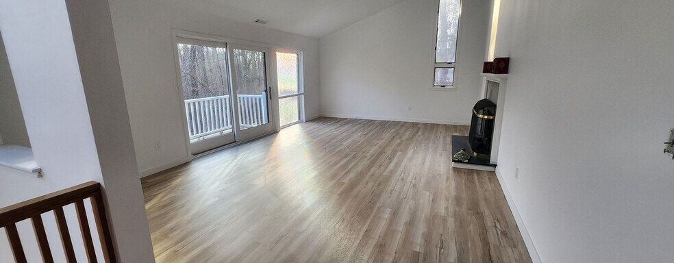 Building Photo - 41 Breeds Hill Pl