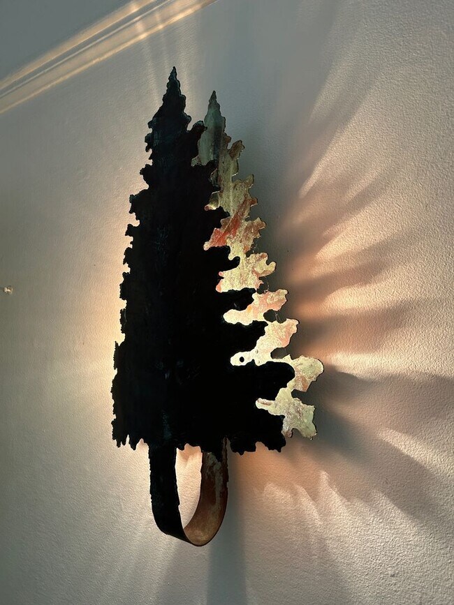 Building Photo - North AVL -  Renovated Arts & Crafts Cottage