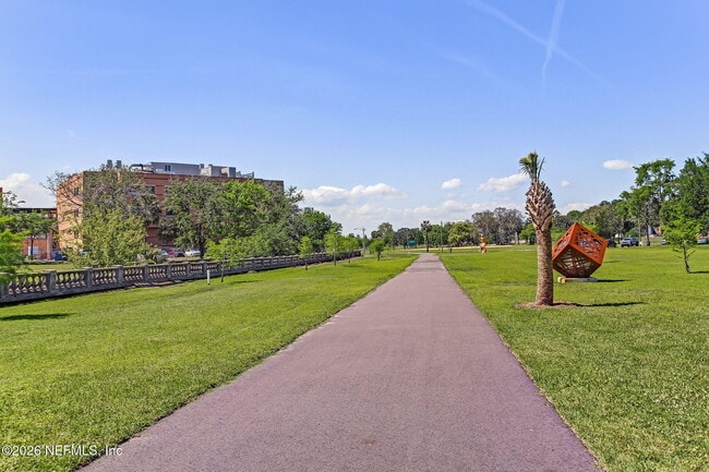 Building Photo - 1627 E 9th St