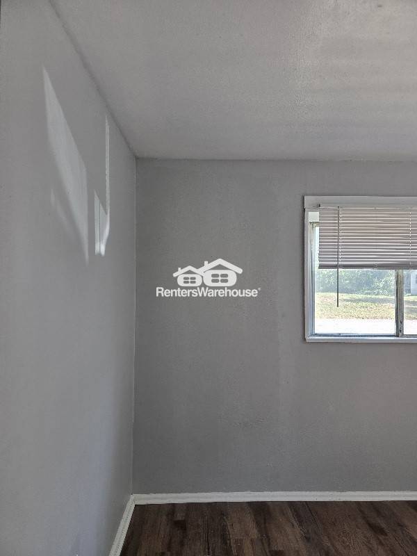 Building Photo - 10321 Earl Dr