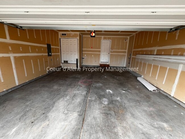 Building Photo - 3 bed, 2 bath house in Hayden