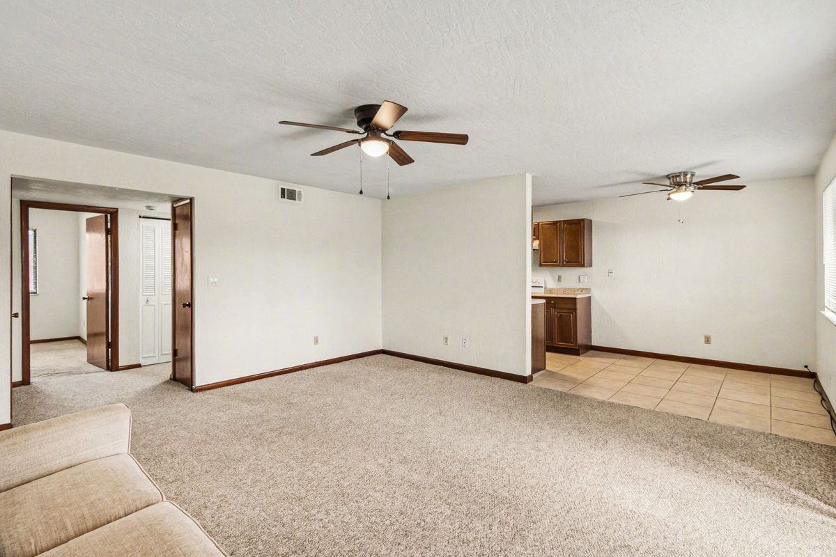 Building Photo - 1123 Tree Ridge Ln NE