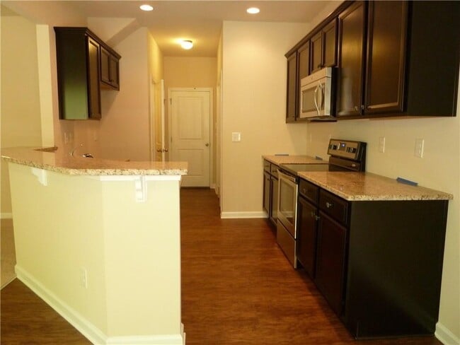 Building Photo - 1450 Brookmere Way