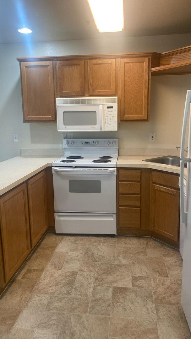 Building Photo - Great One Bedroom near Provo Rec Center, U...